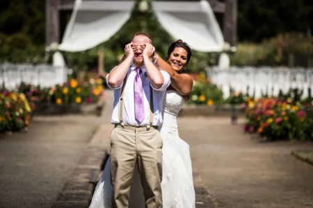 Enjoying the Surprises of Bride and Groom