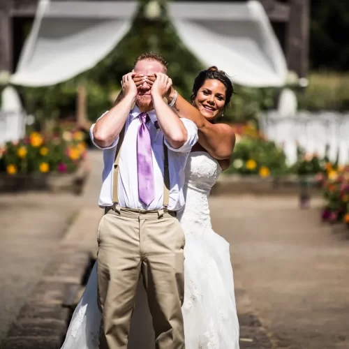 Enjoying the Surprises of Bride and Groom