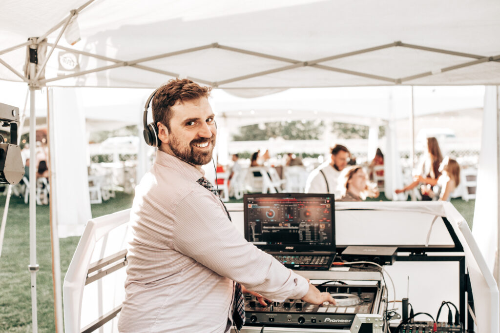 7 Essential Skills Every Successful Wedding DJ Must Have