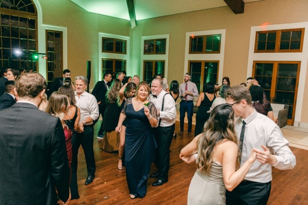 anniversary dance in wedding