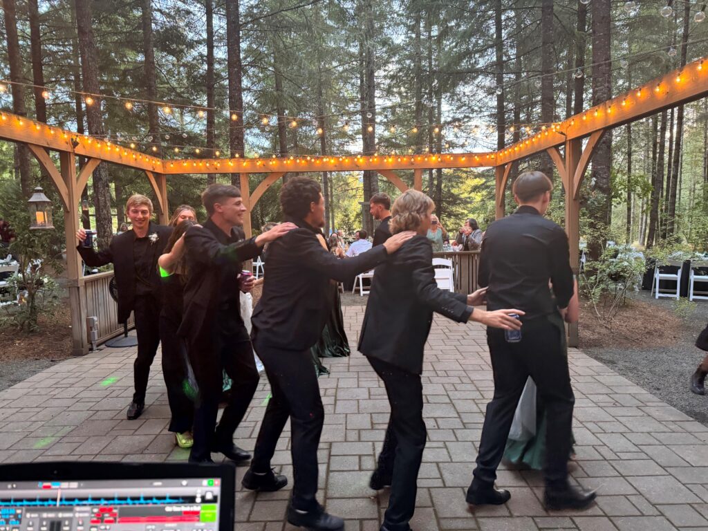 free style dance in wedding