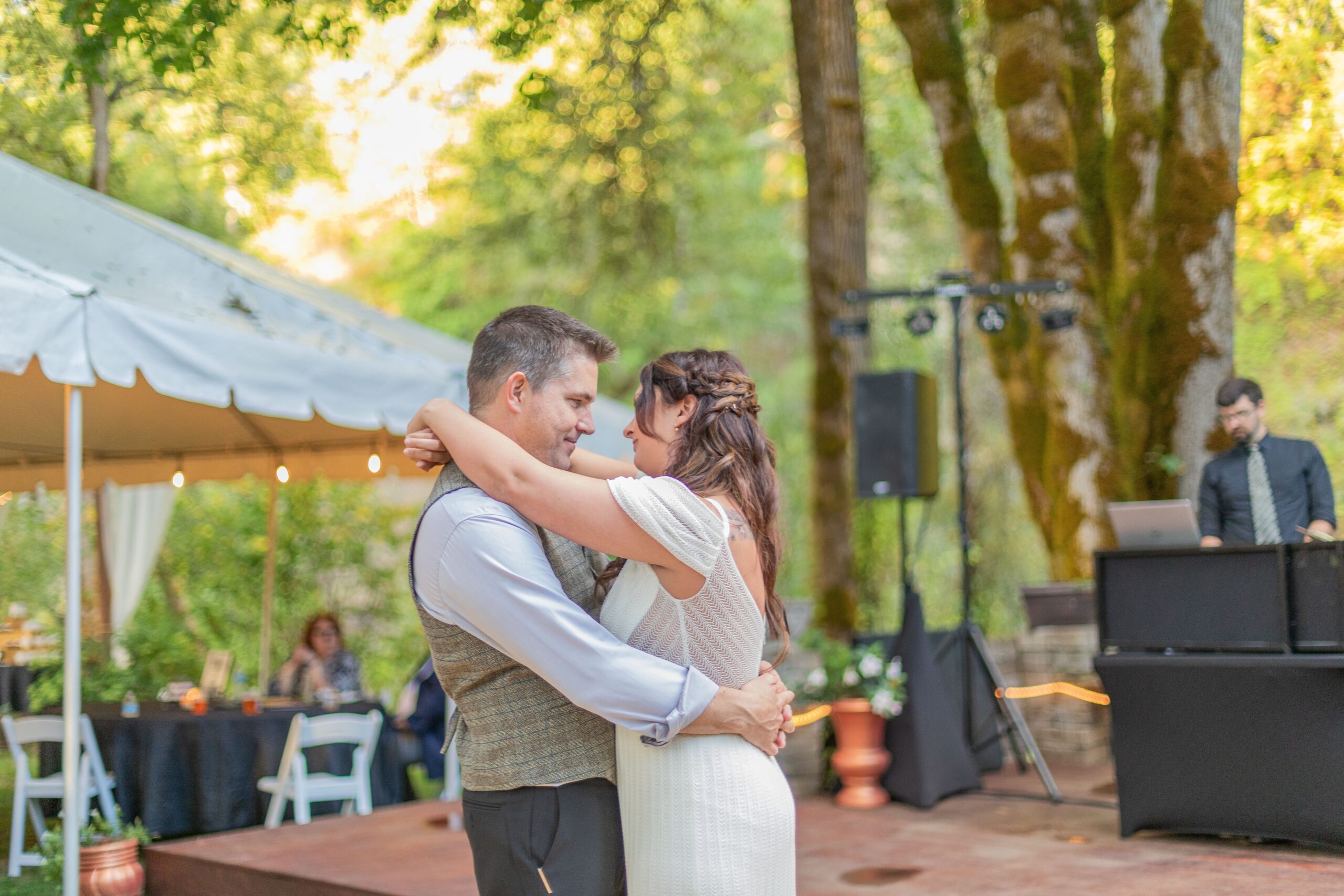 Find a DJ for your wedding