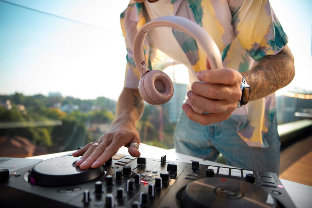 How Much Does It Cost to Hire a Wedding DJ?