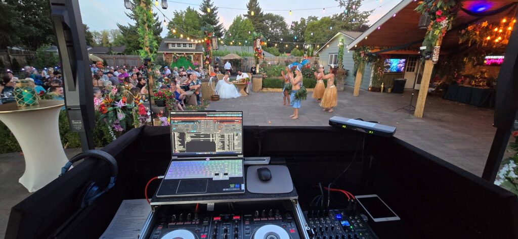 wedding guests dancing