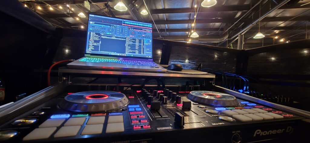 Dj controller and laptop