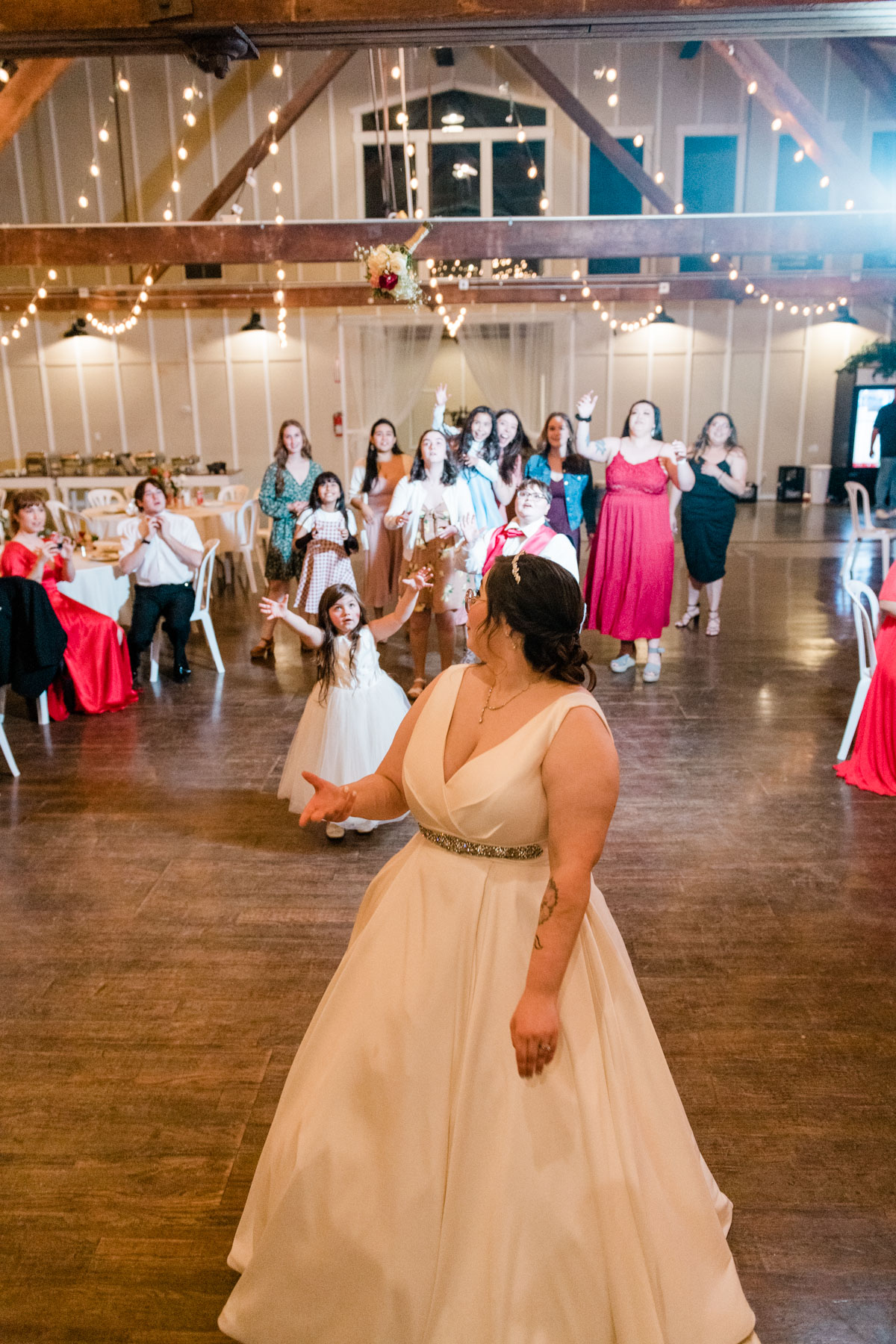 Green Villa Barn wedding photographer Oregon